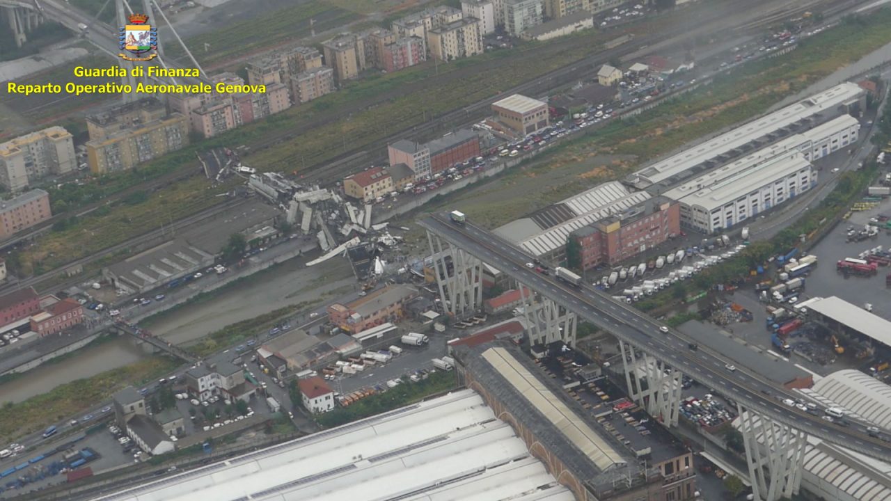 Catastrofe a Genova: si temono nuovi crolli su Ponte Morandi – Immagini choc