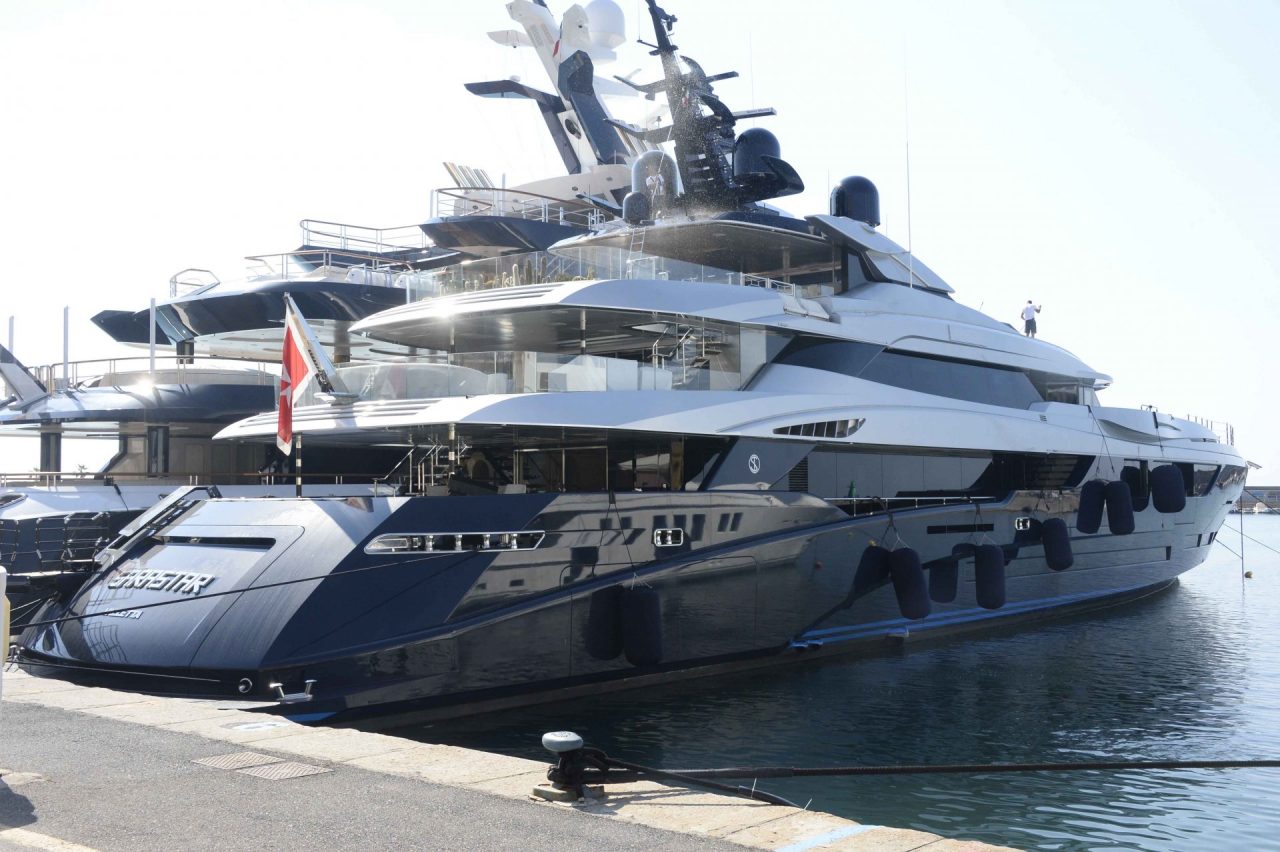 Yacht superlusso a Oneglia per un film con Jennifer Aniston