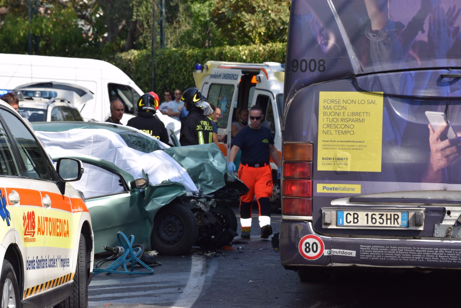 (1) Duplice incidente mortale Bordighera auto corriera autobus_04 copia