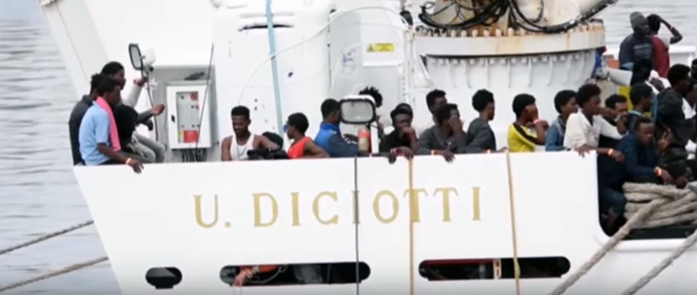 Polizia a caccia migranti della Diciotti per notificare atto di parte offesa