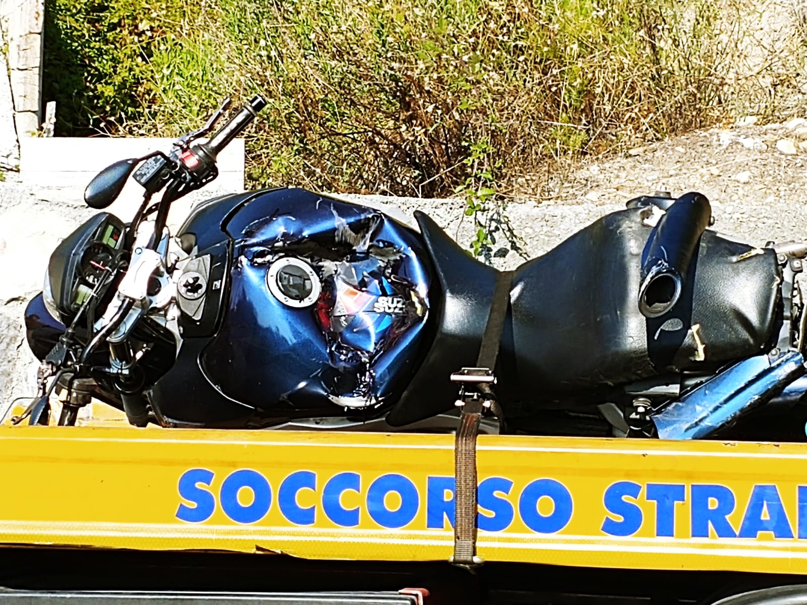 Incidente auto moto Latte Ventimiglia Peugeot