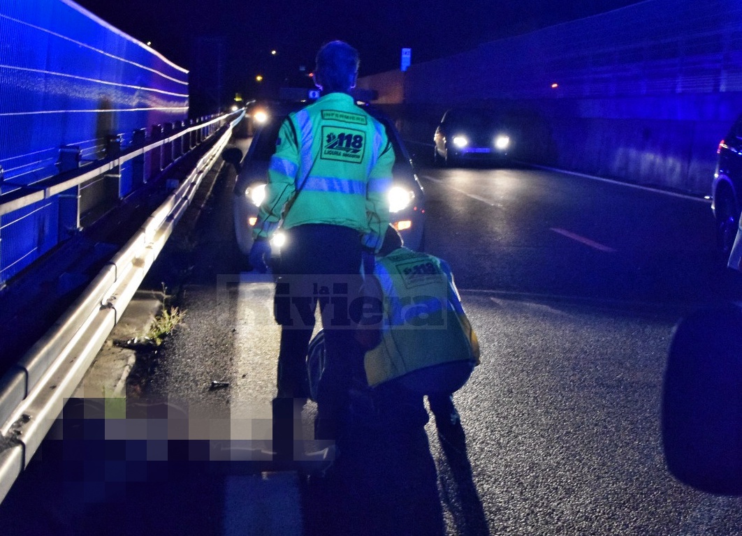 Tragedia e mistero sull’A10: uomo travolto e ucciso da un’auto