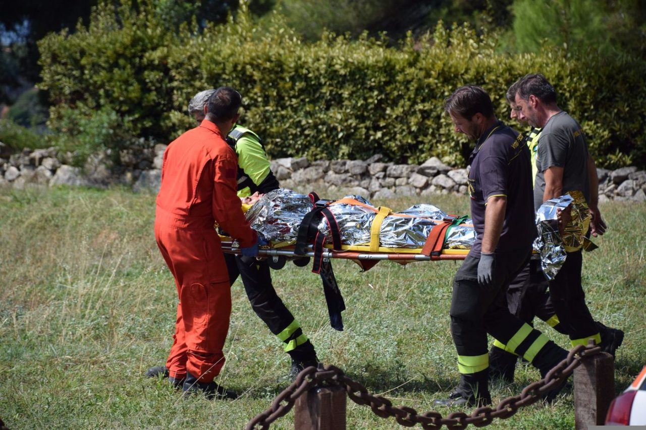 Migrante urtato dal treno e sbattuto contro un muro, 20enne è grave