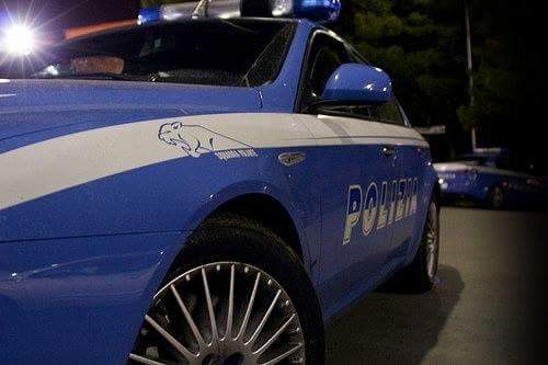 Polizia interrompe party abusivo con una decina di ragazzi a Imperia