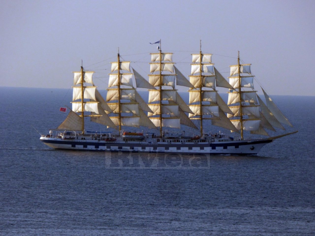 Tutti ad ammirare il Royal Clipper, veliero più grande del mondo