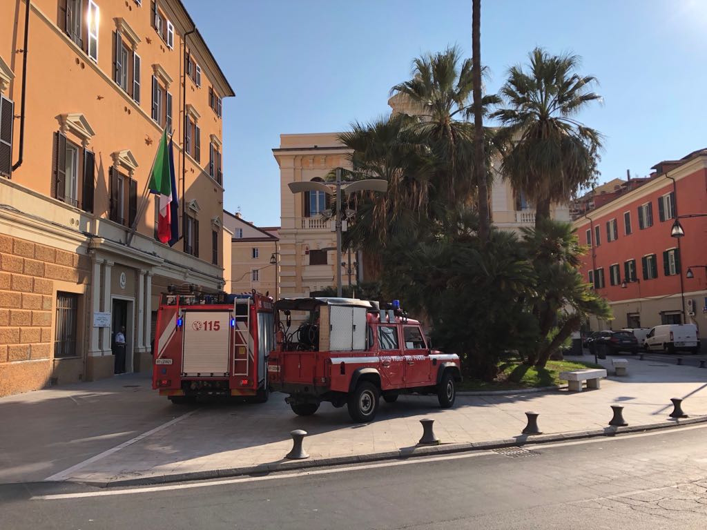 Vigili del Fuoco in Biblioteca ma è l’ennesimo falso allarme