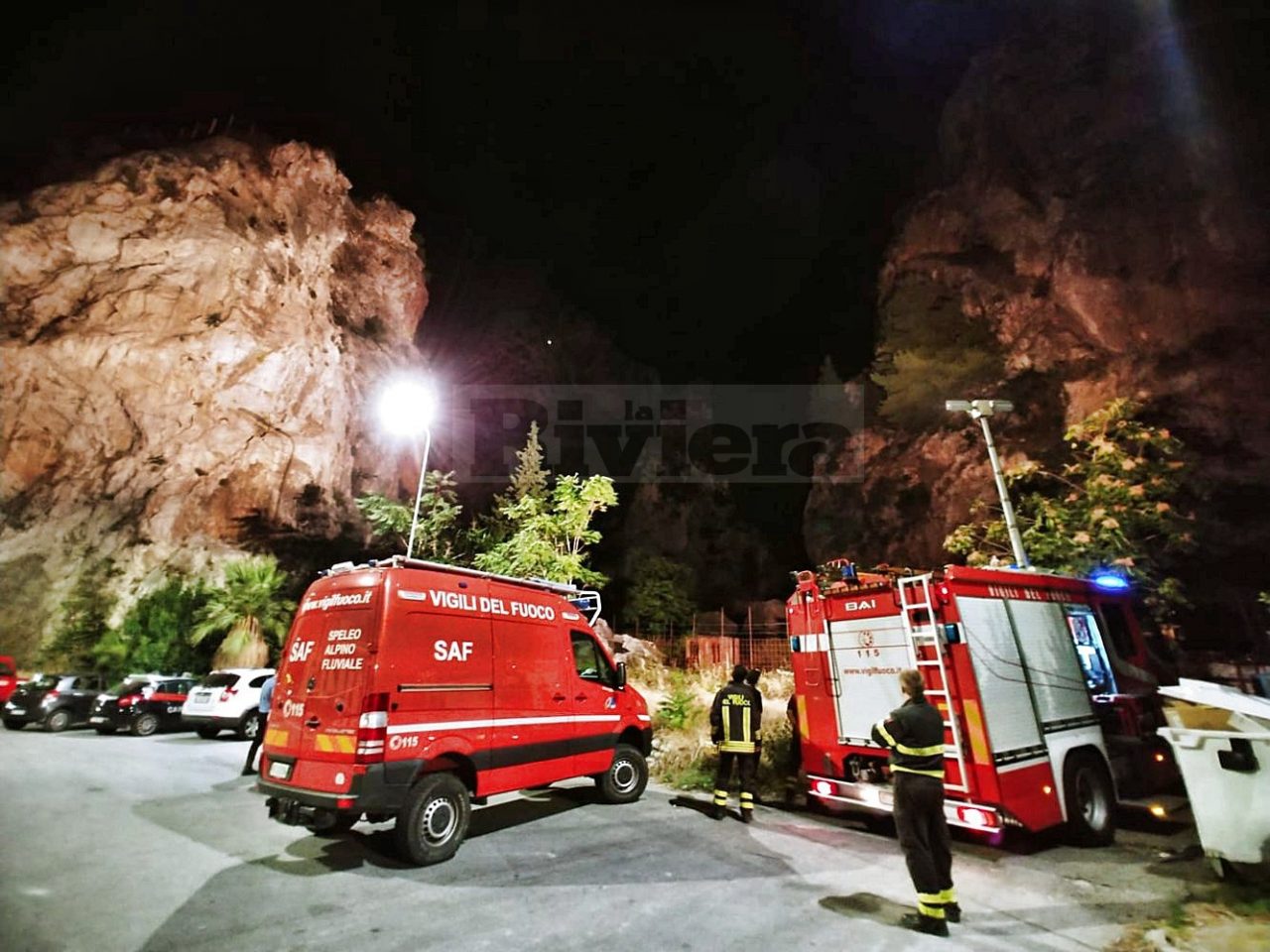 Migrante respinto dai francesi minaccia di lanciarsi nel vuoto