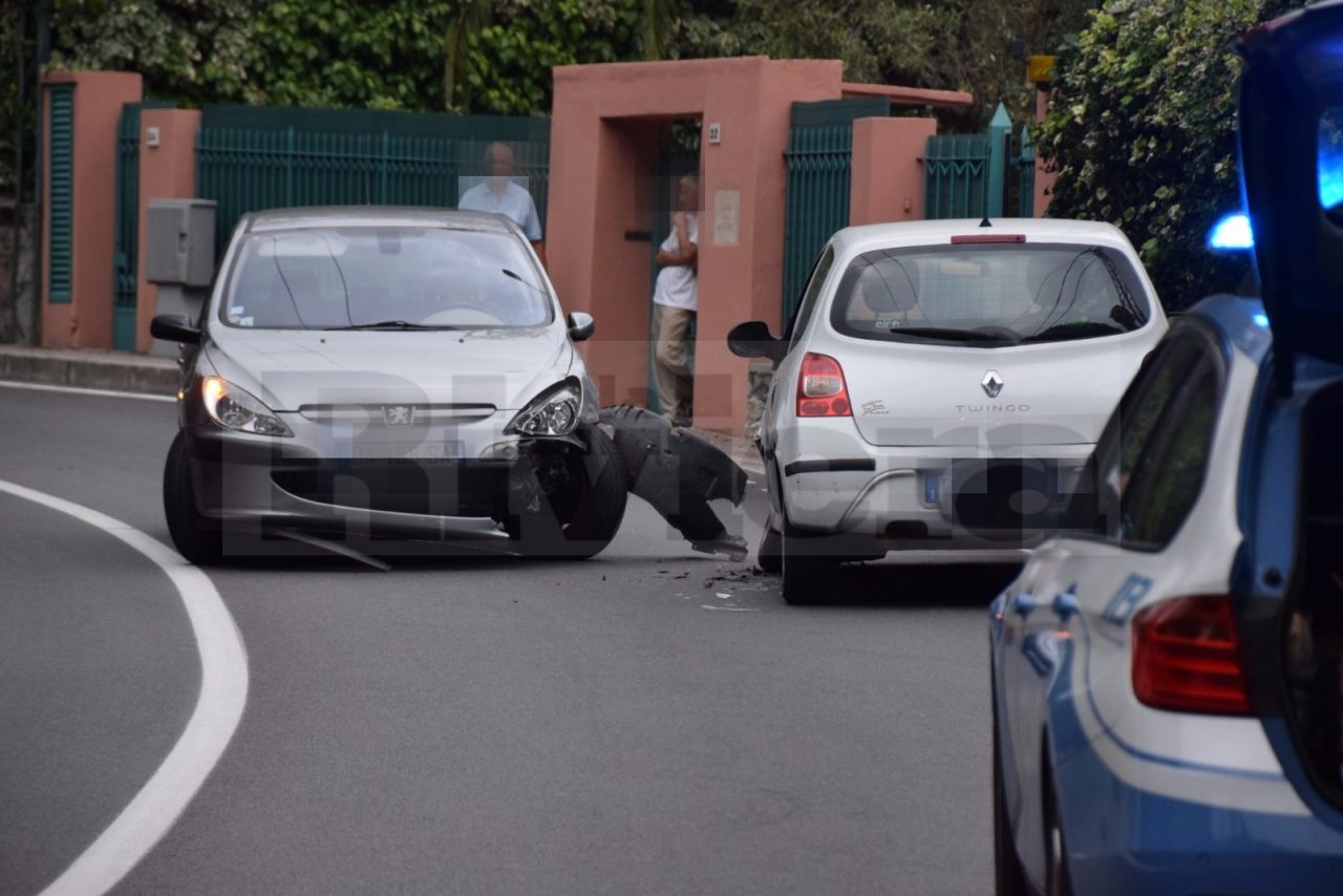 Ancora un frontale a Bordighera: coinvolte due auto