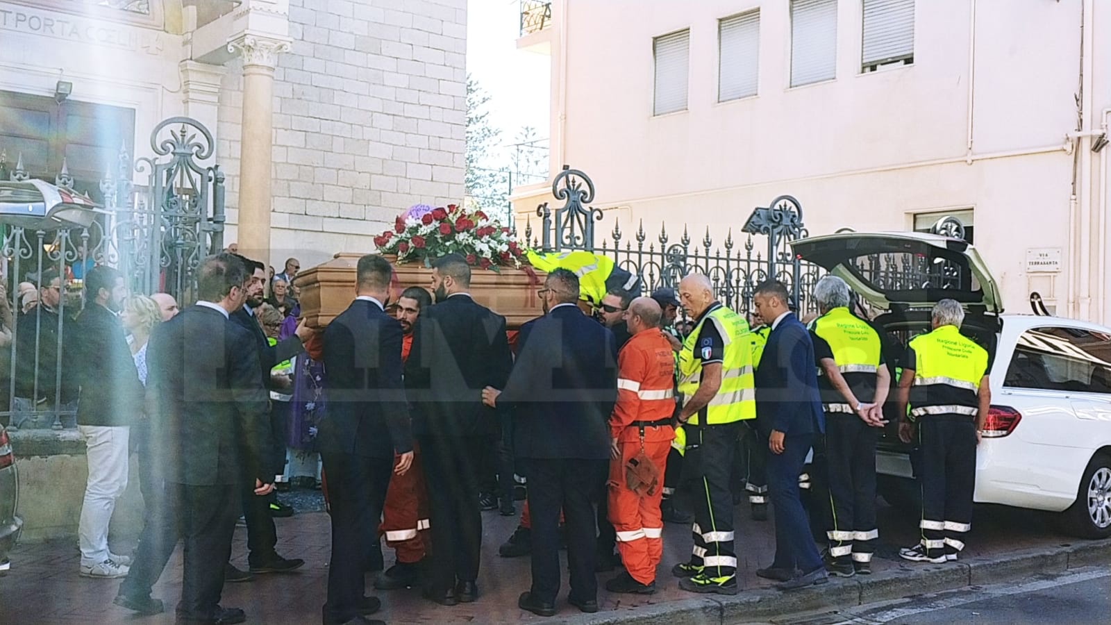 batch_Incidente mortale Bordighera auto corriera autobus Bruno Sciuto Germana Andreetto (funerale)_02