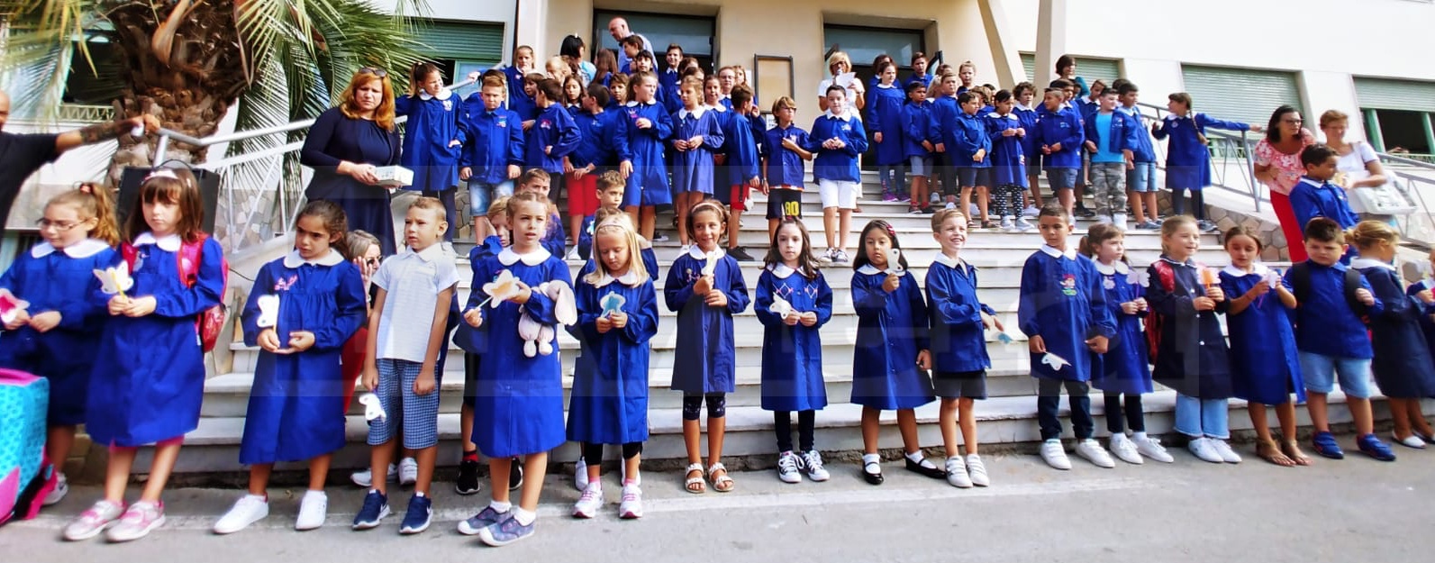 batch_Primo giorno di scuola via Pelloux De Amicis Bordighera