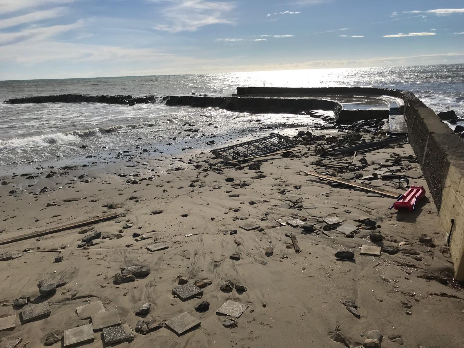 Sanremo mareggiata Bagni Lido Foce ottobre 2018