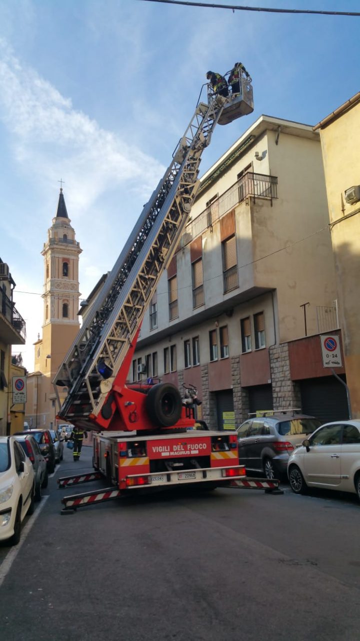 Comignolo precipita a Imperia: intervento dei Vigili del Fuoco