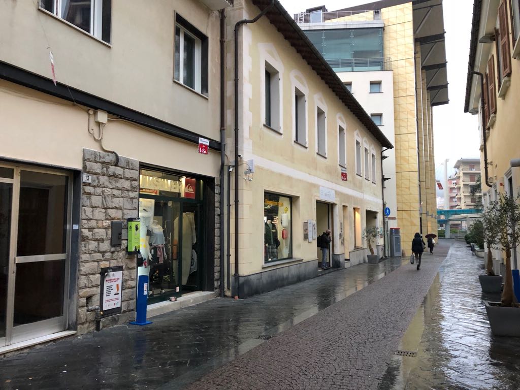 Furti con destrezza nei negozi del centro di Oneglia. Ladri incastrati dalla chat dei commercianti