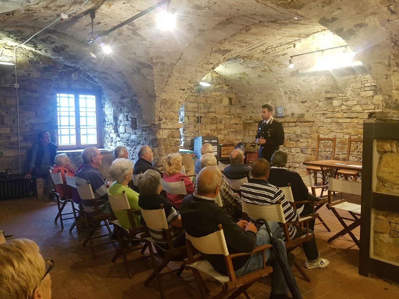 Truffe agli anziani incontro tra Carabinieri e cittadini