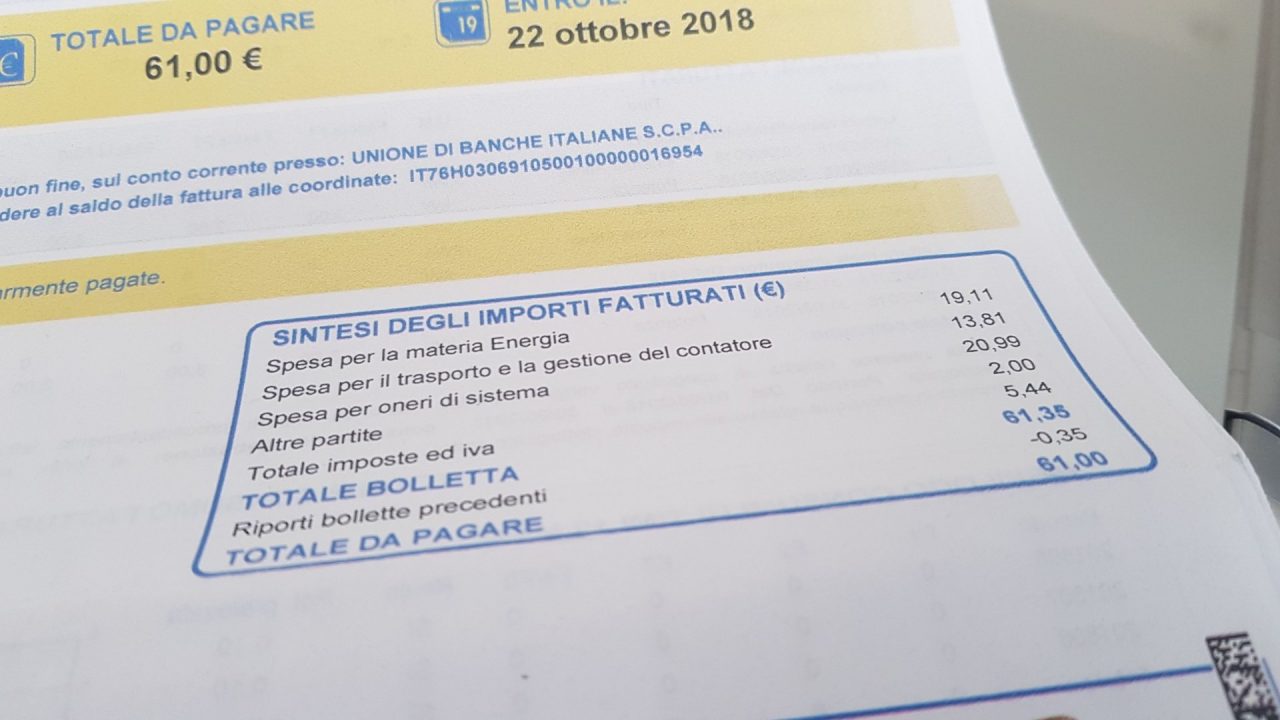 Oneri di sistema sulle bollette dell’elettricità. Una spesa che “punisce” i non residenti