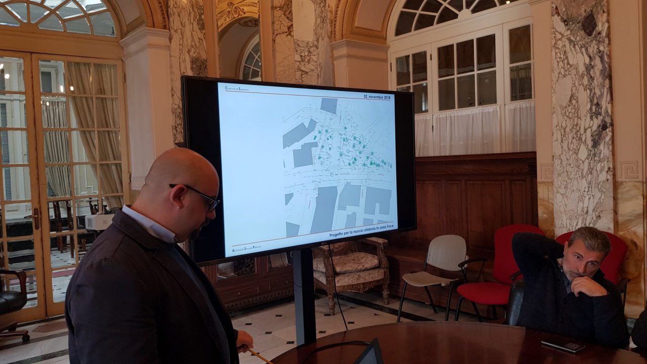 Rotonda Foce – Il sindaco: “Non si tratta di lavori elettorali ma di un’opera concreta”