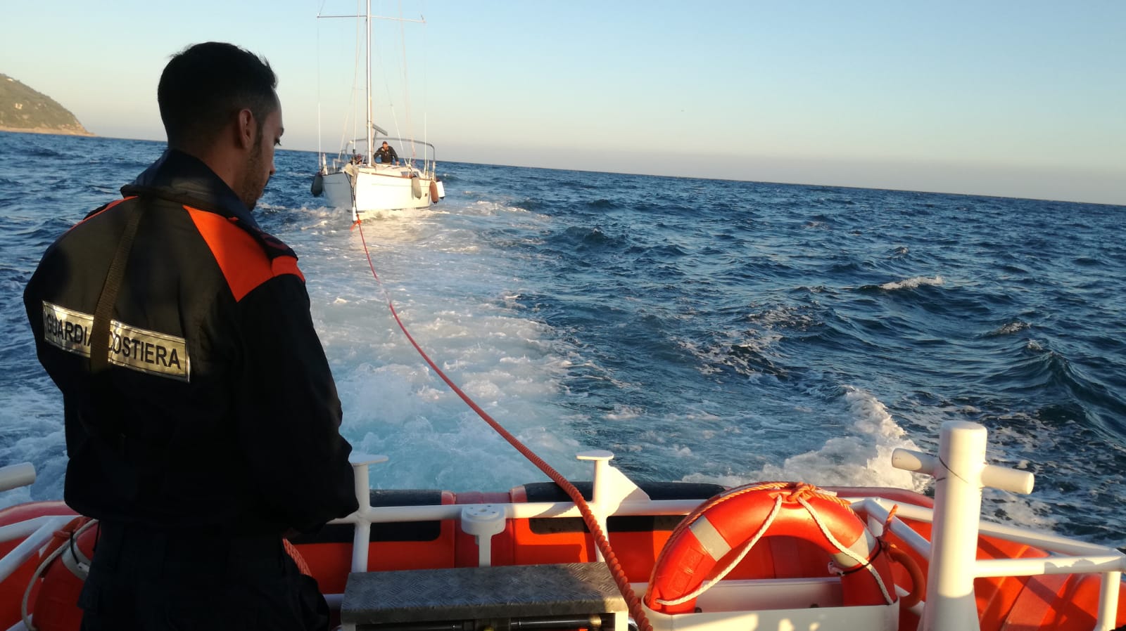 Guardia costiera di Imperia soccorso barca a vela 1