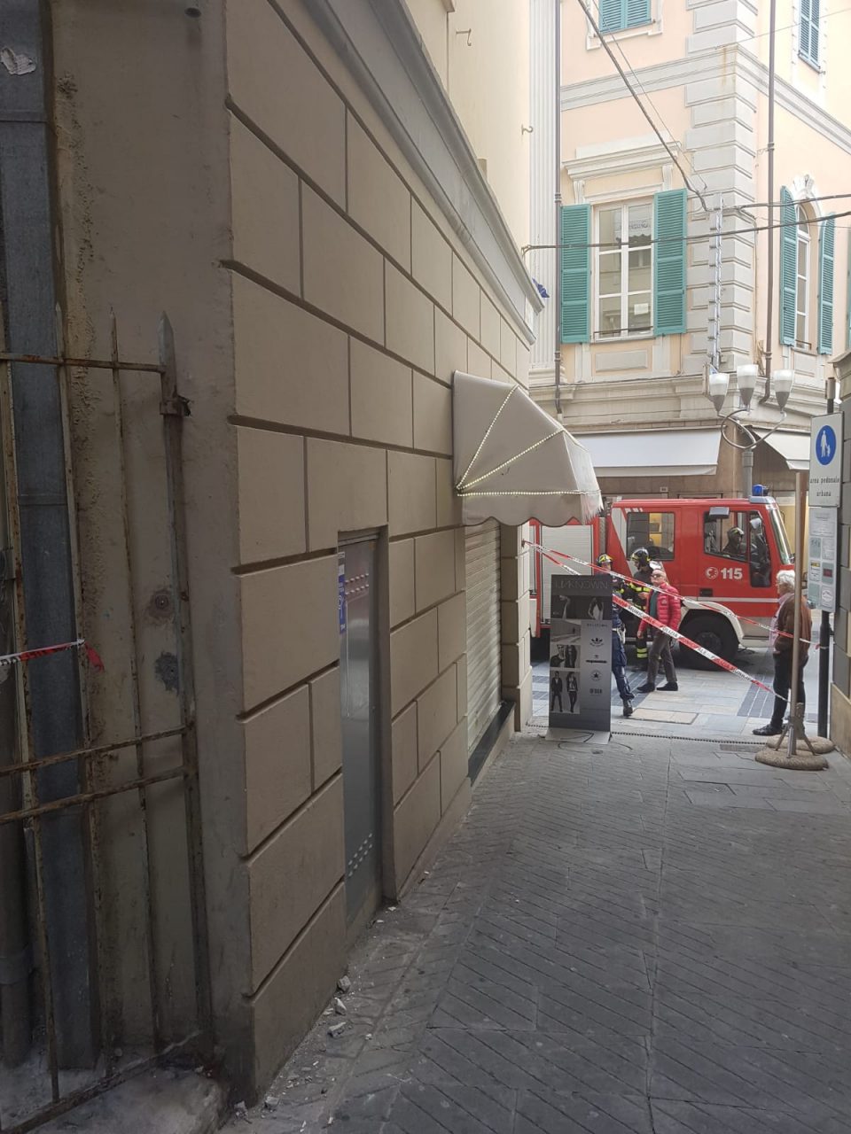 Sanremo: chiusa via Massabò per caduta di calcinacci