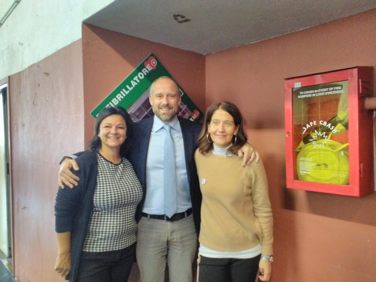 Le donne dei cento donano un defibrillatore al “Colombo” di Sanremo