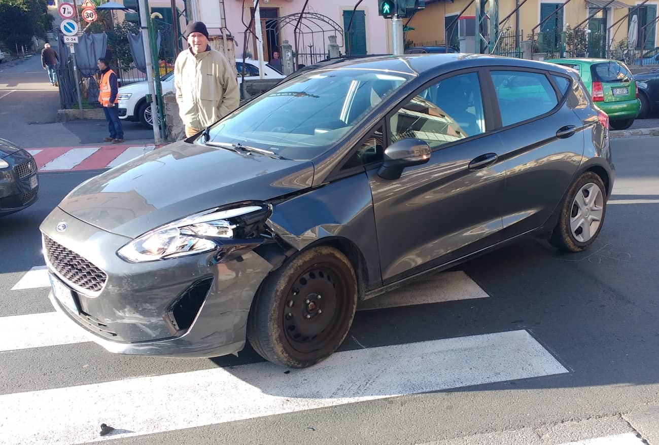 Incidente auto scooter Arma Taggia2