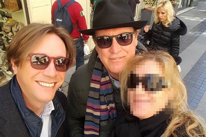 Botta e risposta in casa di Simone Baggioli  “Papà dov’è lo scudocrociato?” “In salotto e ne sono fiero”