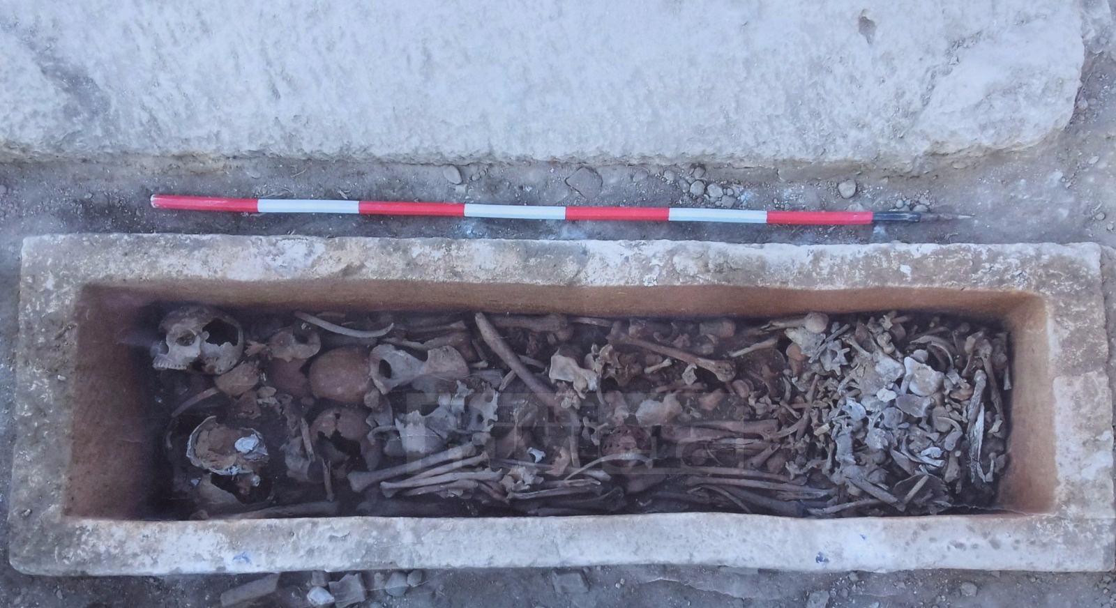 Scavi archeologia Ventimiglia sarcofago Nervia
