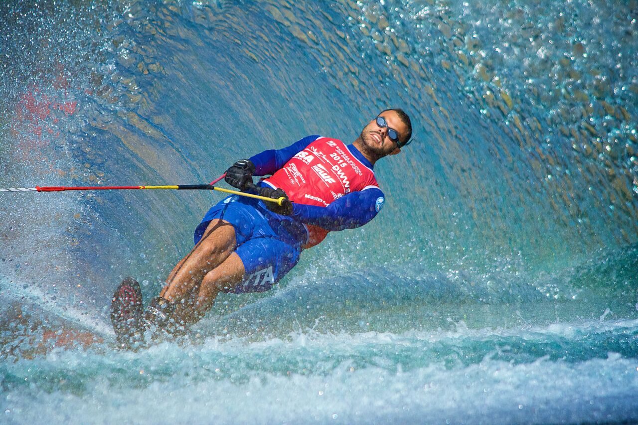 Il campione di sci nautico Daniele Cassioli a Vallecrosia