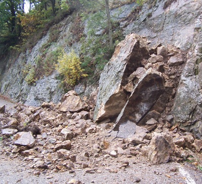 Disagi in val Roja per una frana in territorio francese