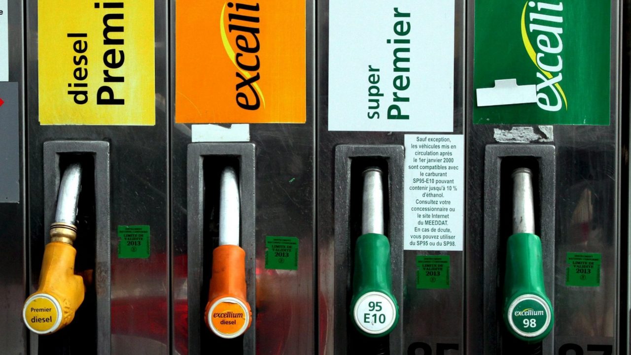 Contro il caro carburante francesi vogliono bloccare la nazione