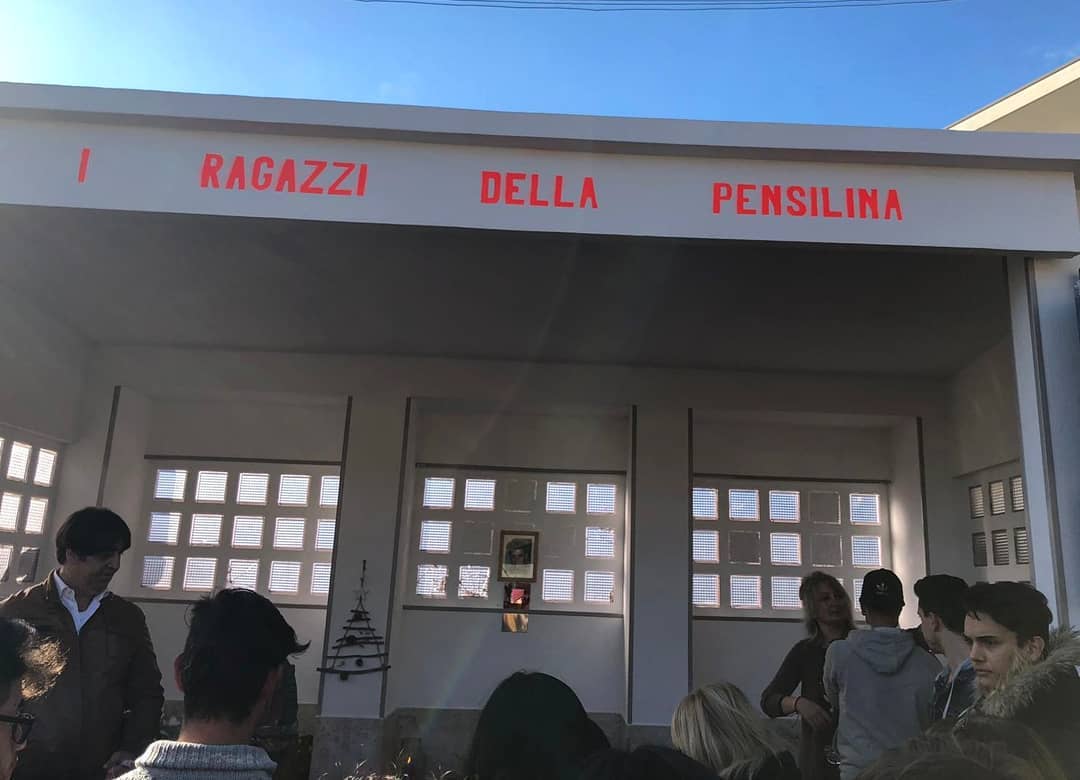 Commozione per la pensilina intitolata a Marco Galasso