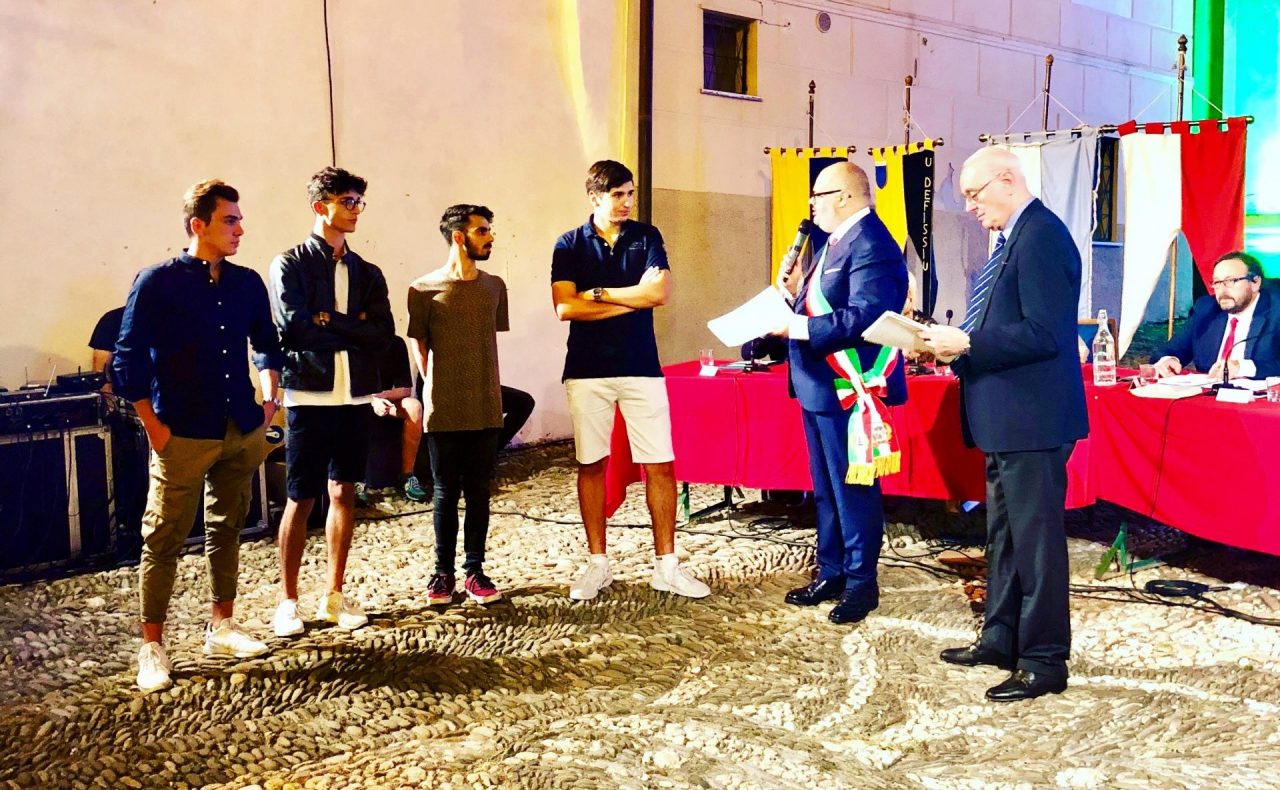 Costituzione Italiana in regalo a tutti i neodiciottenni di Riva Ligure