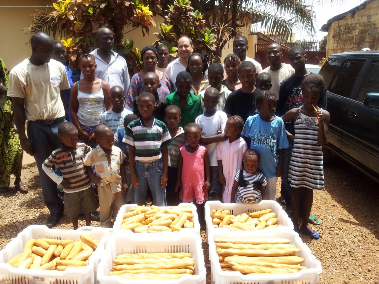 Ultimi posti liberi per il Capodanno a Ceriana in aiuto dei bambini poveri della Guinea