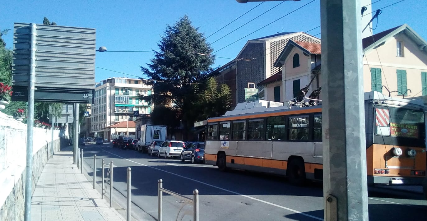 Traffico asfalti Foce Sanremo