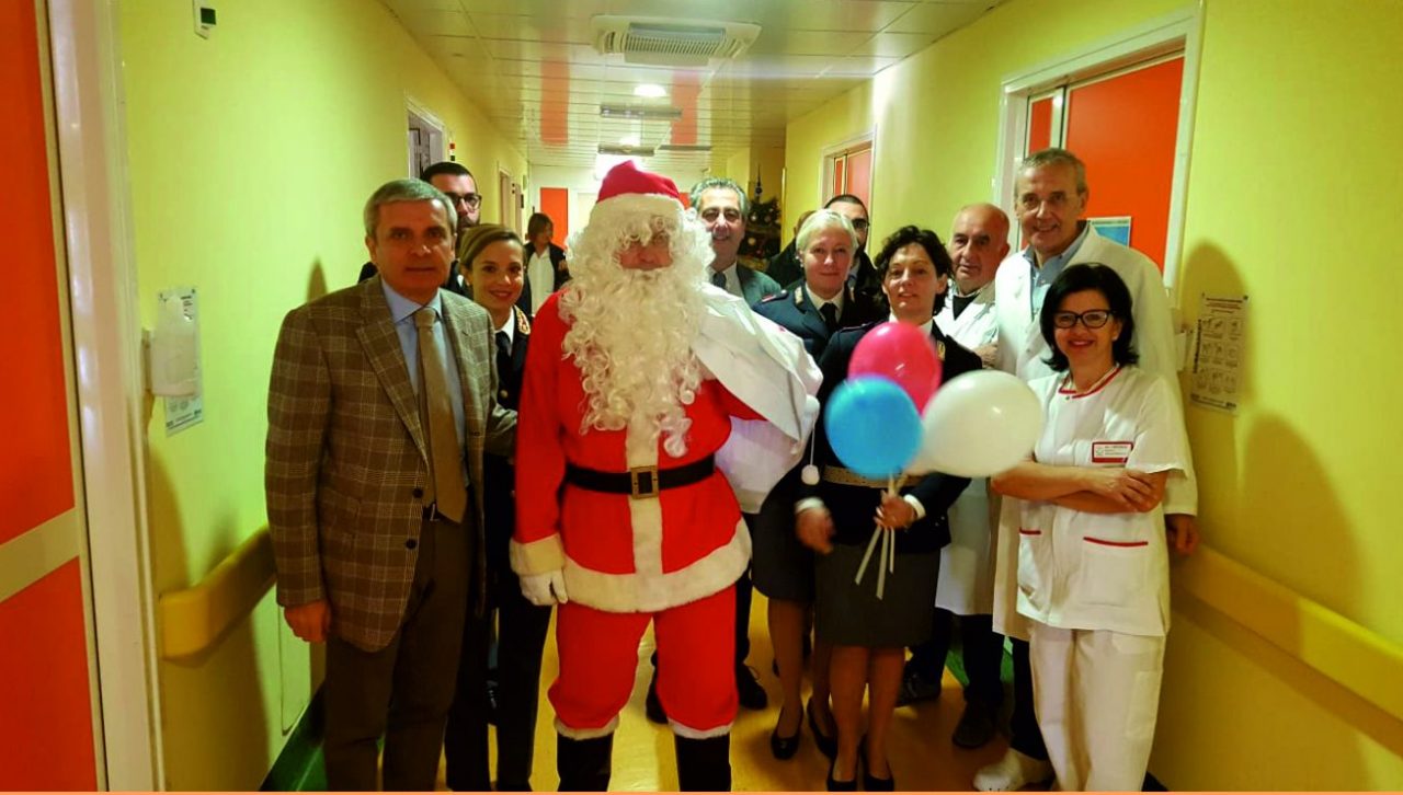 Babbo Natale in visita ai piccoli pazienti della Pediatria