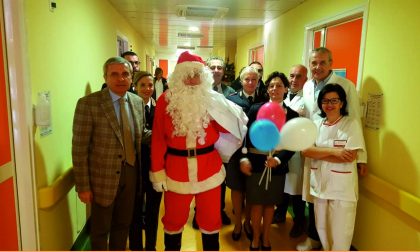 Visita Babbo Natale.Babbo Natale In Visita Ai Piccoli Pazienti Della Pediatria Prima La Riviera