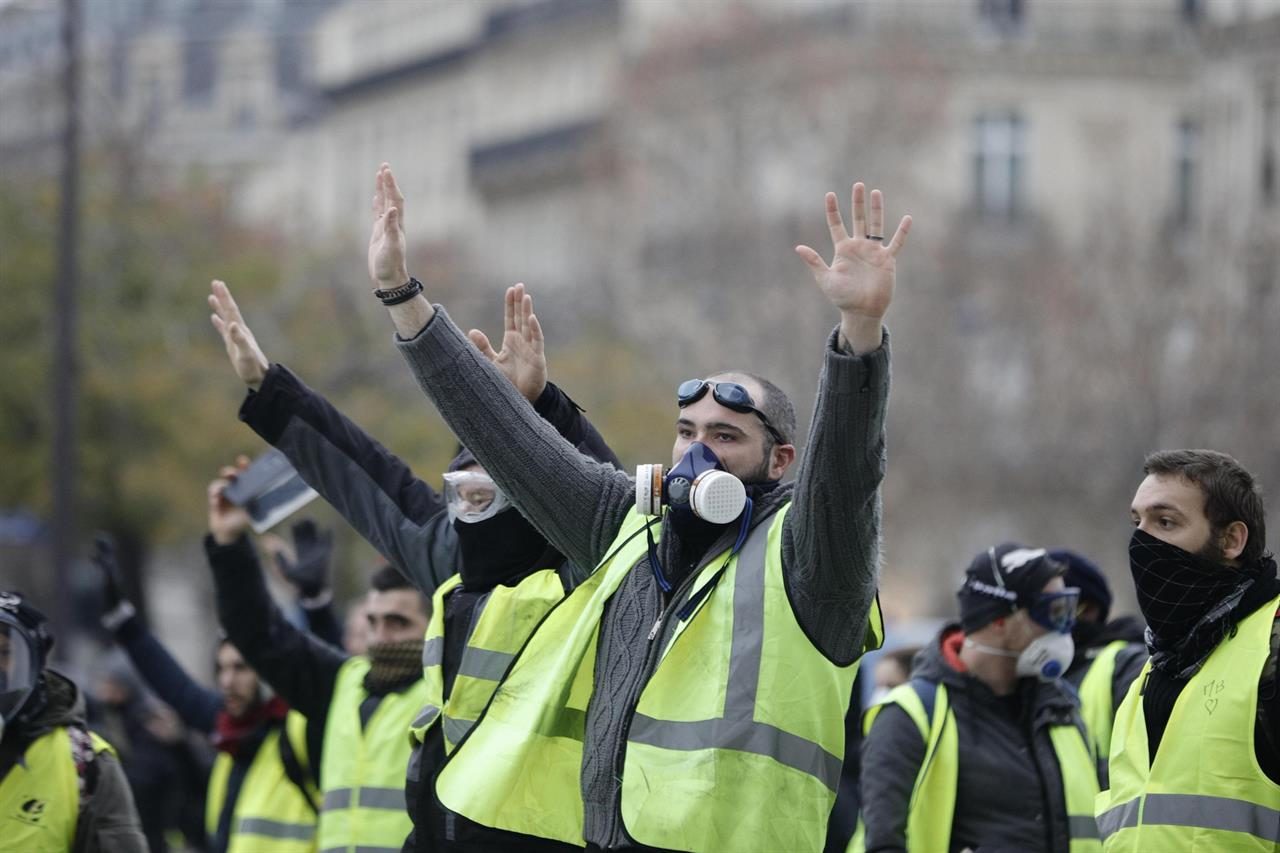 La marcia dei gilet gialli verso la frontiera con l’Italie