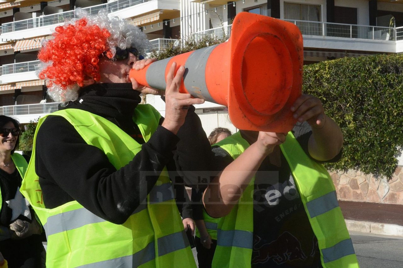 I Gilet Jaunes marciano sul Festival di Sanremo
