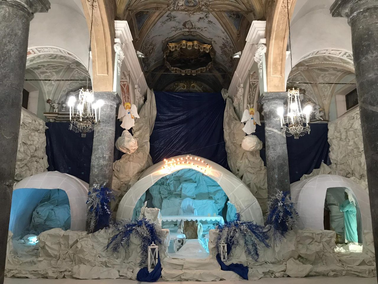 A Pompeiana il suggestivo presepe di Don Jaroslav e volontari