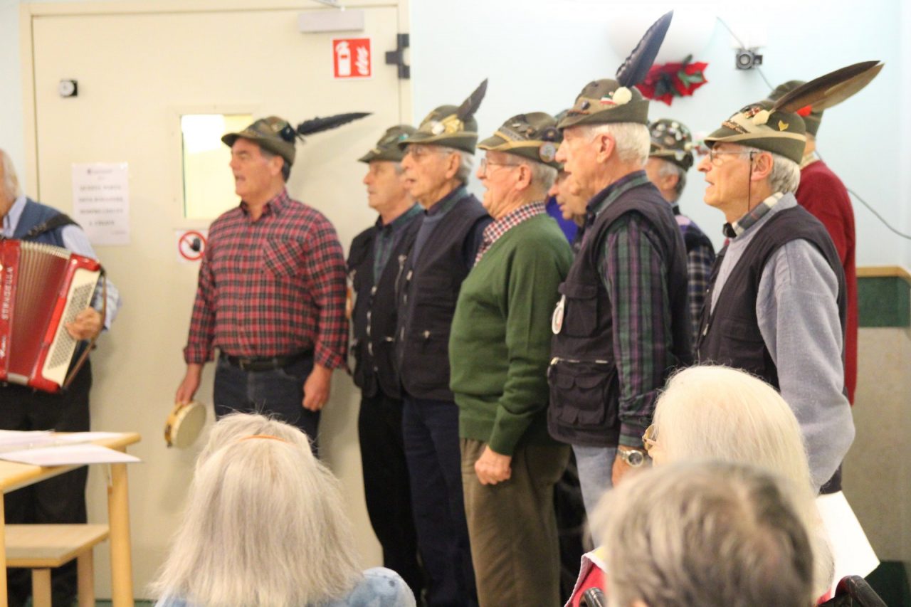 Gli Alpini alla Residenza Le Grange di Riva Ligure