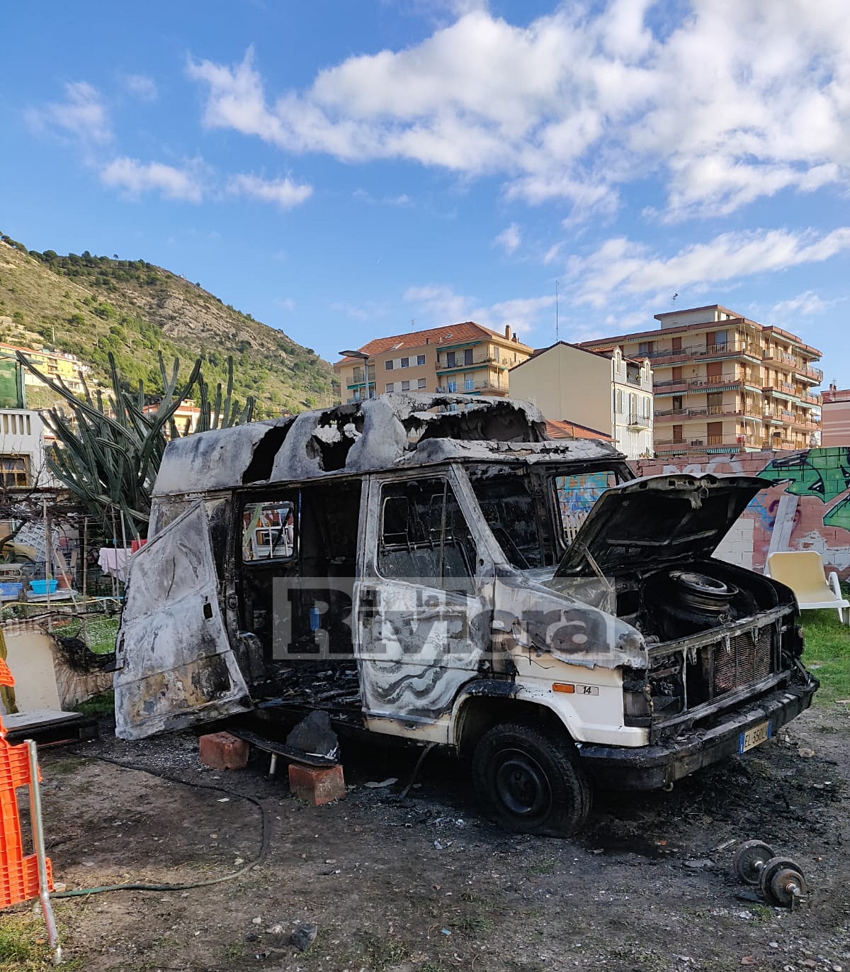 Incendio furgone via Asse Ventimiglia