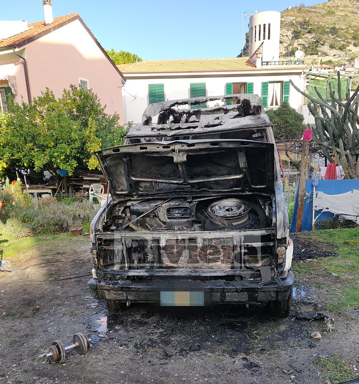 Incendio furgone via Asse Ventimiglia_04
