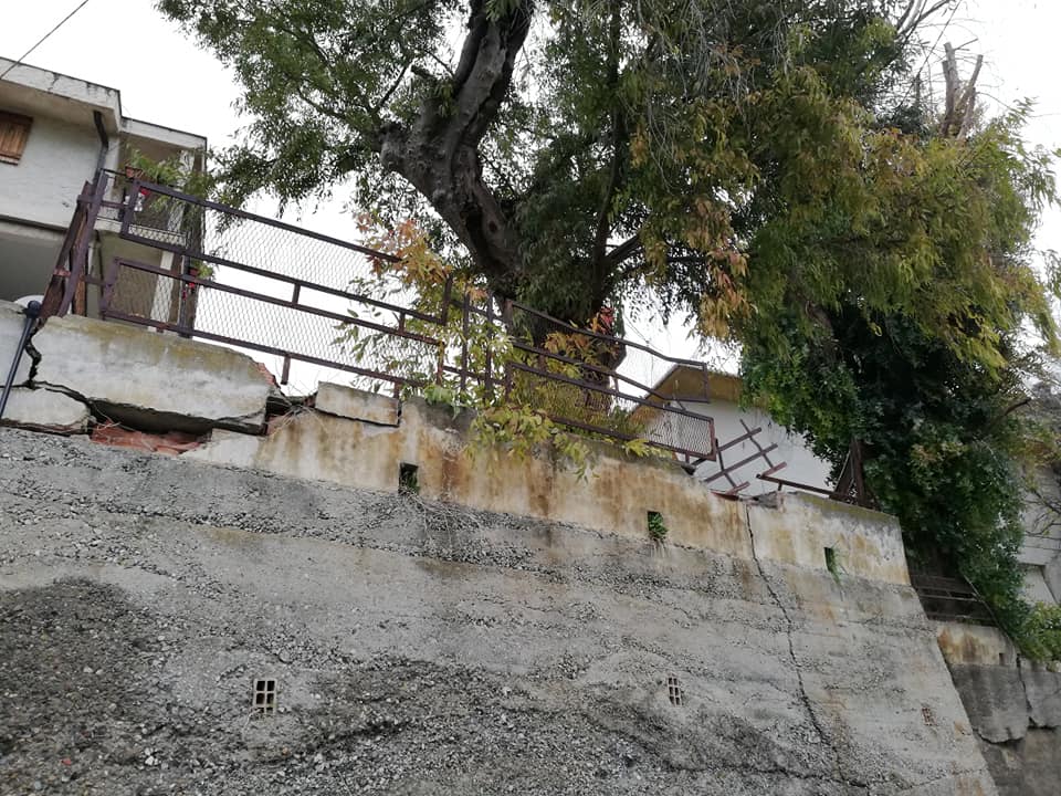 Muro scuola San Lorenzo Ventimiglia rischio crollo_02