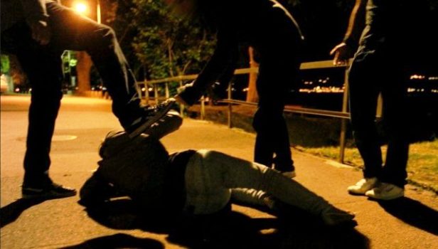 Mandibola fratturata dopo una rissa. Arrestato l’aggressore