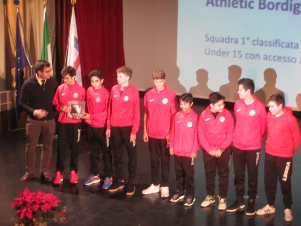 A Natale arriva la pallamano in una mano