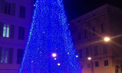 Il sindaco accende albero di Natale a Sanremo