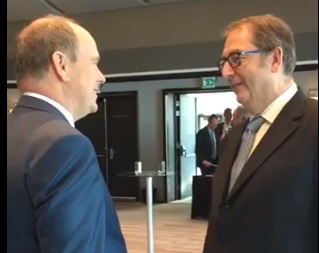 Federico Crespi parla in dialetto cerianasco con il Principe Alberto