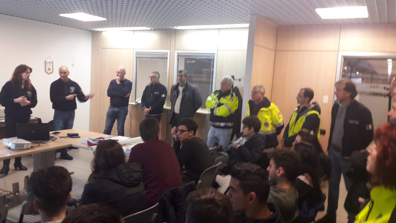 I ragazzi del Colombo in visita alla Protezione Civile