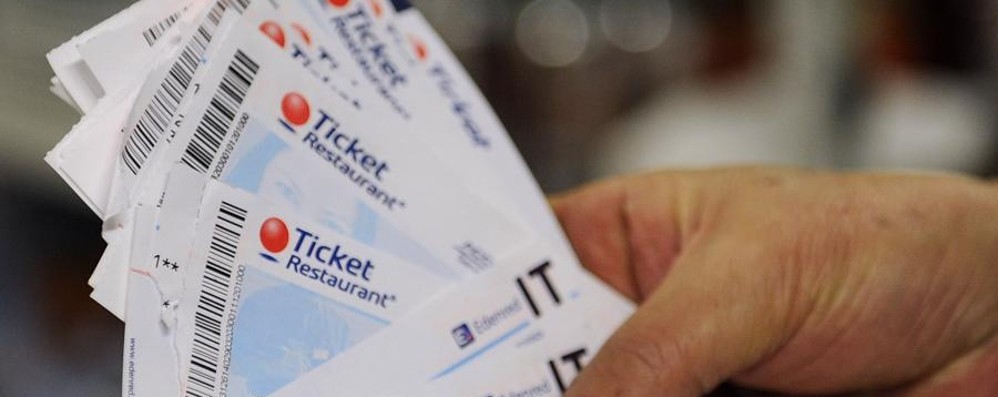Lions di Vallecrosia regalano mille euro di buoni alimentari ai servizi sociali