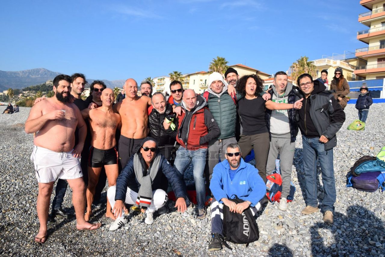 Quaranta temerari al cimento invernale di Ventimiglia