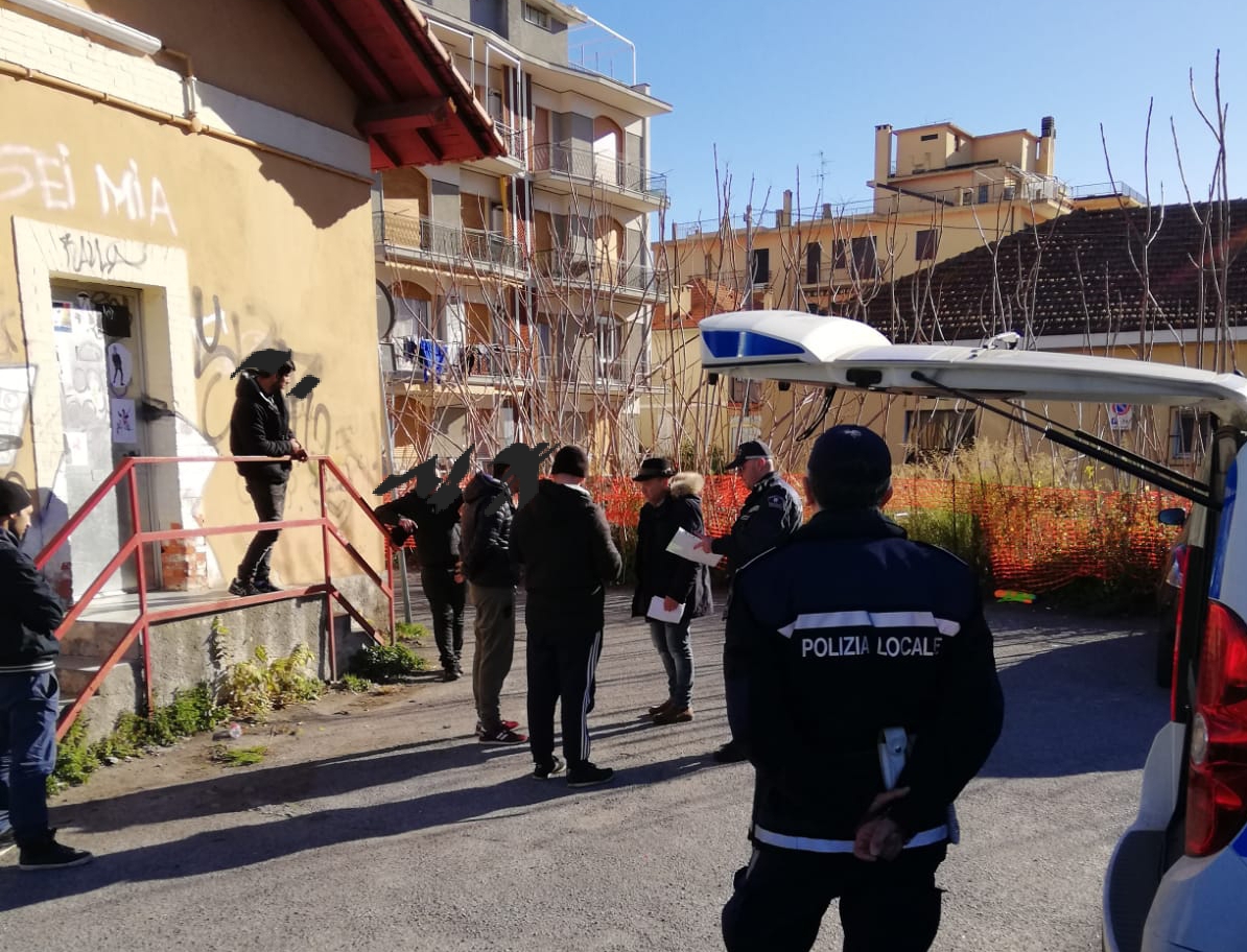 Controlli straordinari della Polizia Locale all’ex stazione di Diano Marina